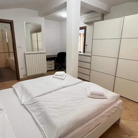 Spatial Center With Parking Διαμέρισμα