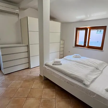 Spatial Center With Parking